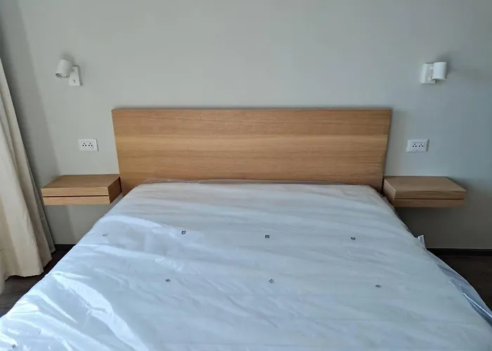 Charming With City, Pool, And River Views Apartamento