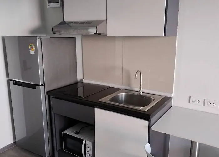 Charming With City, Pool, And River Views شقة بانكوك