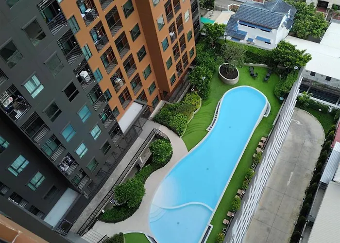 Charming With City, Pool, And River Views شقة بانكوك